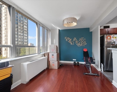 5701 N Sheridan Road - Photo Thumbnail 3