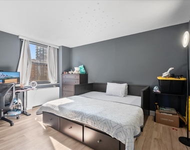 5701 N Sheridan Road - Photo Thumbnail 8