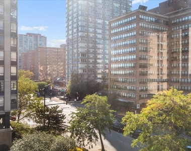 5701 N Sheridan Road - Photo Thumbnail 10