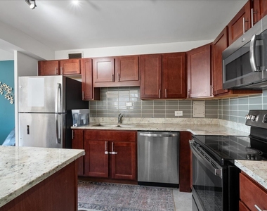 5701 N Sheridan Road - Photo Thumbnail 4