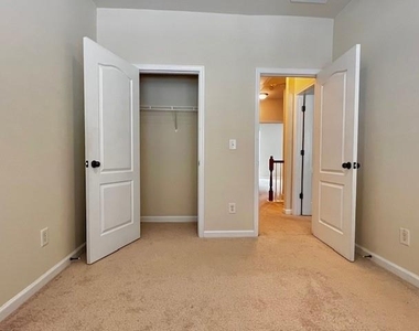 4925 Hastings Terrace - Photo Thumbnail 12