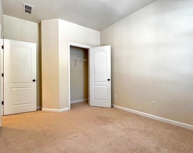 4925 Hastings Terrace - Photo Thumbnail 11