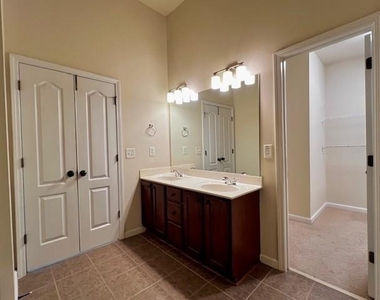 4925 Hastings Terrace - Photo Thumbnail 9