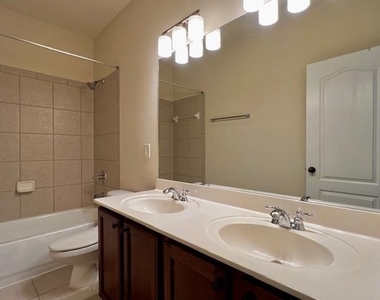 4925 Hastings Terrace - Photo Thumbnail 10