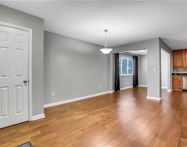 1468 Briarwood Road Ne - Photo Thumbnail 6