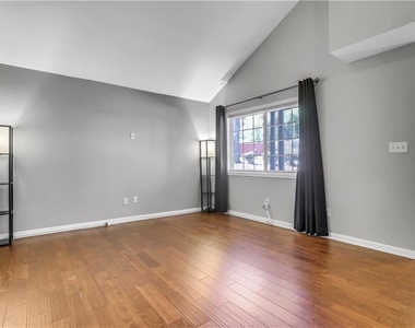 1468 Briarwood Road Ne - Photo Thumbnail 3