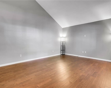 1468 Briarwood Road Ne - Photo Thumbnail 2