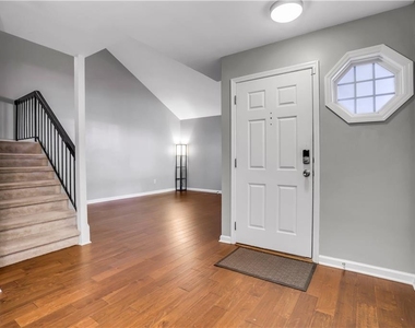 1468 Briarwood Road Ne - Photo Thumbnail 1