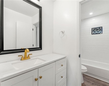 2290 Wilkins Cove - Photo Thumbnail 6