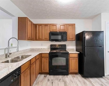 3009 Waldrop Circle - Photo Thumbnail 6