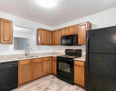 3009 Waldrop Circle - Photo Thumbnail 5