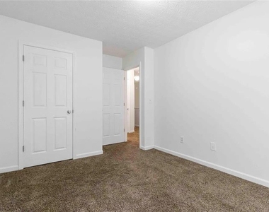 3009 Waldrop Circle - Photo Thumbnail 14
