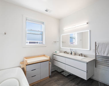 8127 Floral Avenue - Photo Thumbnail 16
