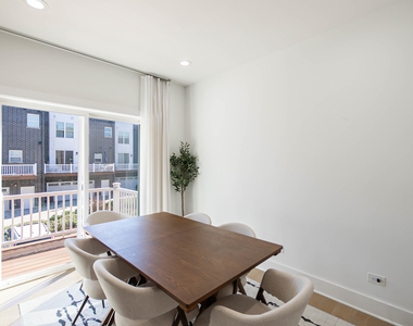 8127 Floral Avenue - Photo Thumbnail 8