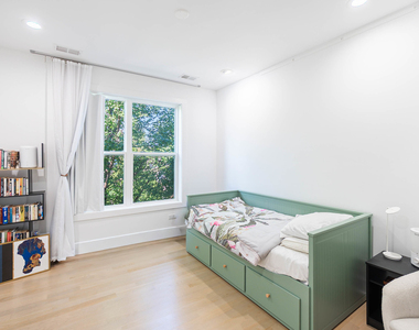 8127 Floral Avenue - Photo Thumbnail 18