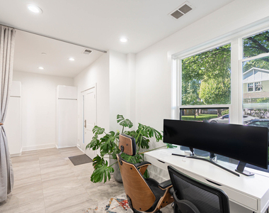 8127 Floral Avenue - Photo Thumbnail 3