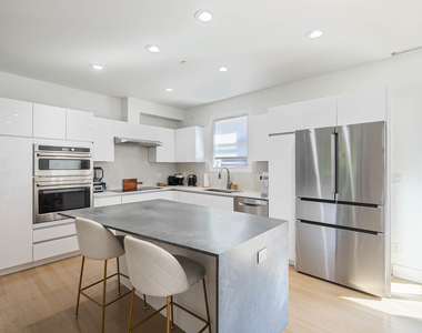 8127 Floral Avenue - Photo Thumbnail 6