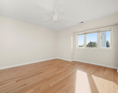 6837 W 95th Street - Photo Thumbnail 11