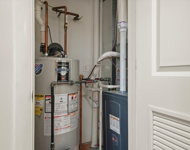 6837 W 95th Street - Photo Thumbnail 14