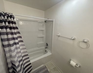 1712 Rutgers Court - Photo Thumbnail 10