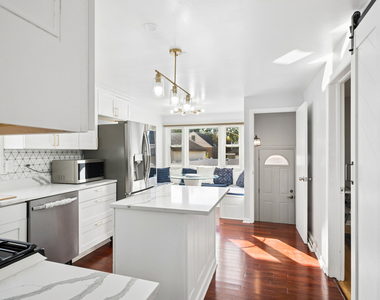 11246 S Whipple Street - Photo Thumbnail 18