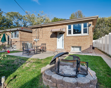 11246 S Whipple Street - Photo Thumbnail 21