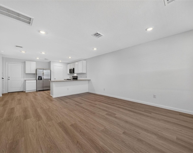 13070 Turret Bend Way - Photo Thumbnail 4