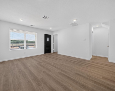 13070 Turret Bend Way - Photo Thumbnail 6