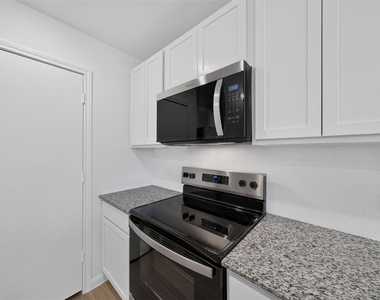 13070 Turret Bend Way - Photo Thumbnail 14