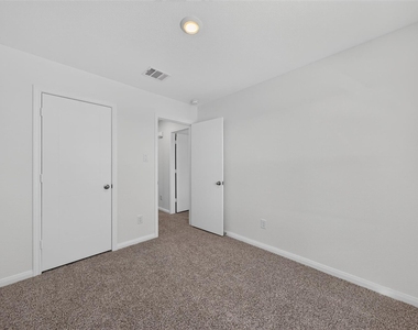 13070 Turret Bend Way - Photo Thumbnail 19