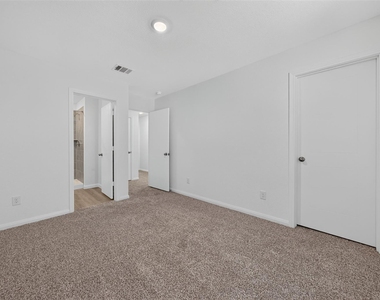 13070 Turret Bend Way - Photo Thumbnail 16
