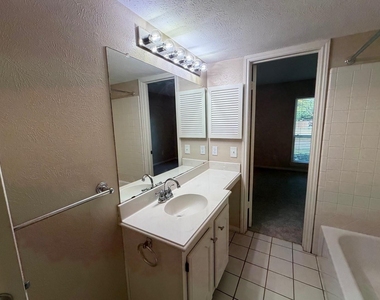 10103 Ash Fork Drive - Photo Thumbnail 10