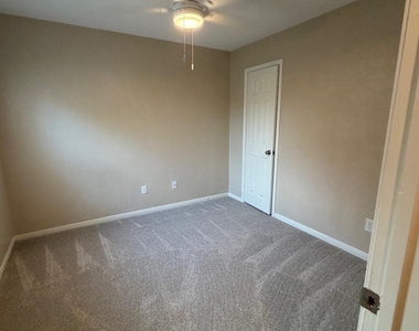 10103 Ash Fork Drive - Photo Thumbnail 15
