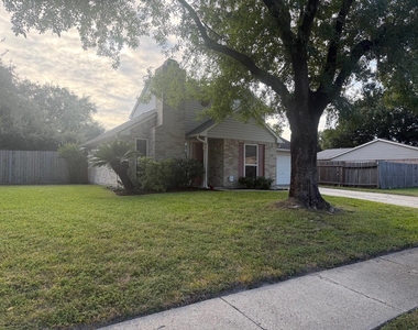 10103 Ash Fork Drive - Photo Thumbnail 3