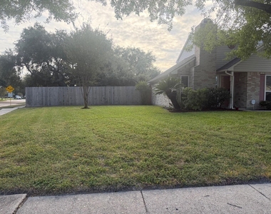 10103 Ash Fork Drive - Photo Thumbnail 4
