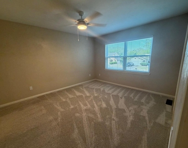 10103 Ash Fork Drive - Photo Thumbnail 21