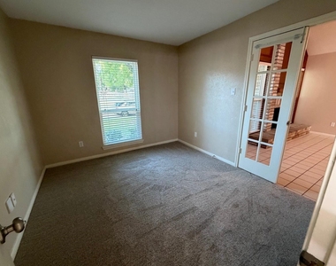 10103 Ash Fork Drive - Photo Thumbnail 13