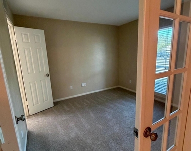 10103 Ash Fork Drive - Photo Thumbnail 12