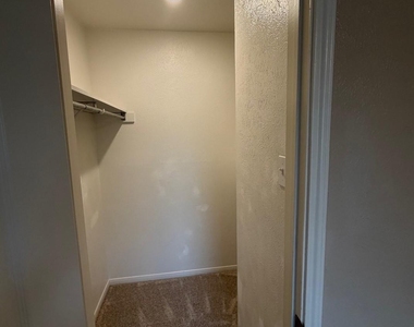 10103 Ash Fork Drive - Photo Thumbnail 16