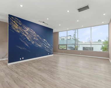 712 Parker Street - Photo Thumbnail 6