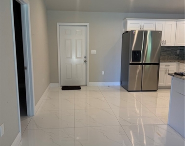 760 Genoa Avenue S - Photo Thumbnail 7