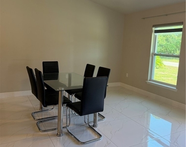 760 Genoa Avenue S - Photo Thumbnail 4