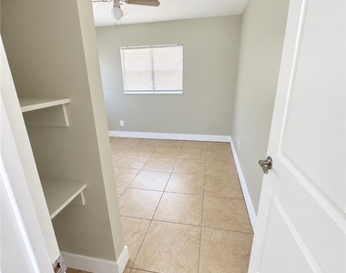 16910 Carmen Avenue - Photo Thumbnail 4