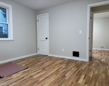 361 Elgin - Photo Thumbnail 9
