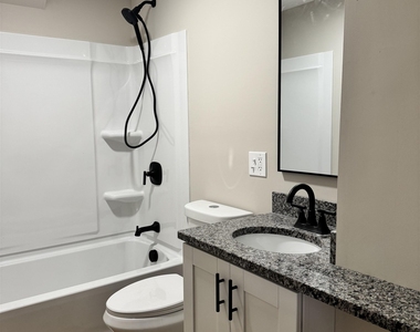361 Elgin - Photo Thumbnail 6