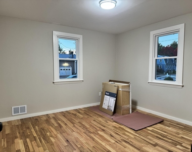 361 Elgin - Photo Thumbnail 8