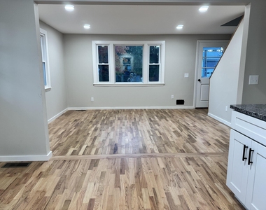 361 Elgin - Photo Thumbnail 2
