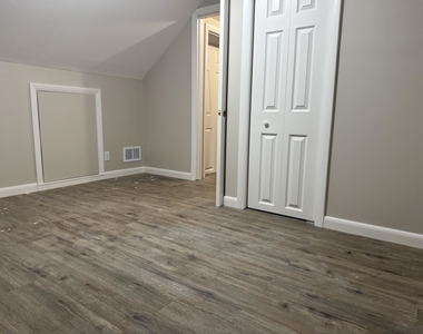 361 Elgin - Photo Thumbnail 12