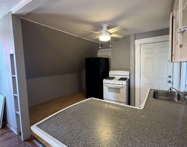 354 Spruce - Photo Thumbnail 9