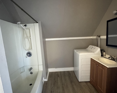 354 Spruce - Photo Thumbnail 4